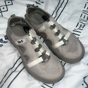 Women's Teva Outflow CT Sandals sz 10